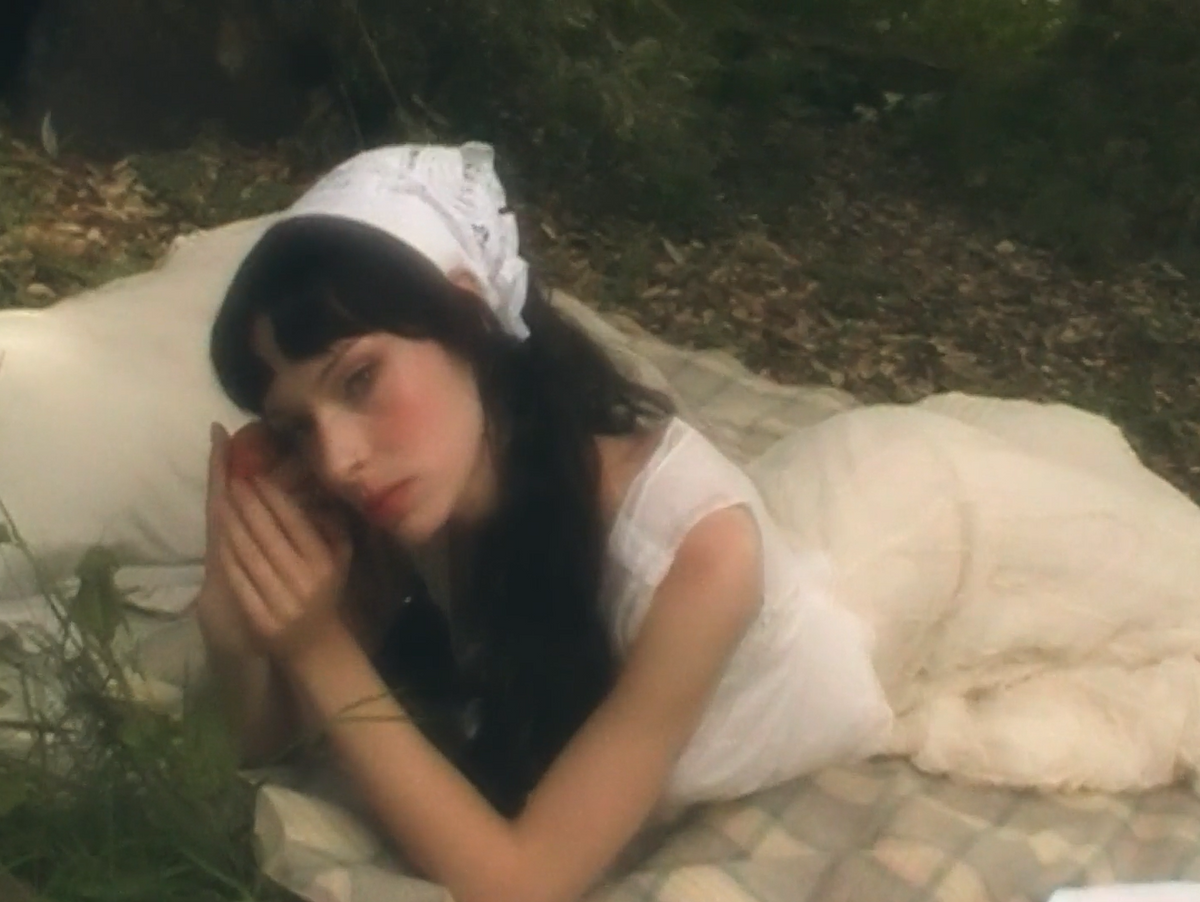 Holly Humberstone 'It's a Real Cruel World' music video